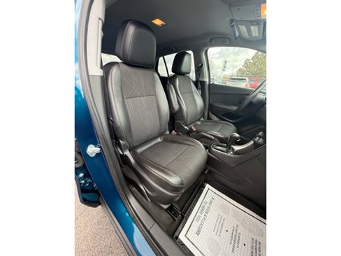Used 2020 Chevrolet Trax LT w/ LT Convenience Package image 15