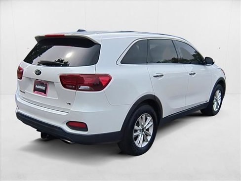 Used 2019 Kia Sorento LX image 5