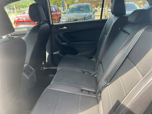 Used 2019 Volkswagen Tiguan SEL R-Line image 9