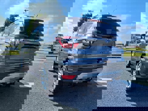 Used 2018 Ford Escape SE image 4