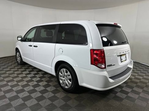 Used 2019 Dodge Grand Caravan SE image 5
