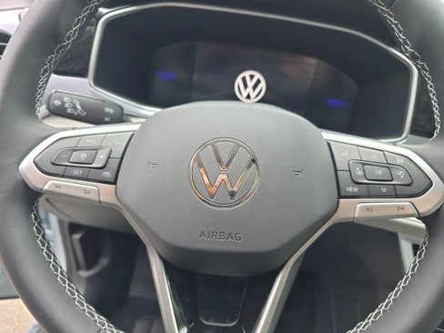 New 2025 Volkswagen Taos SE image 29