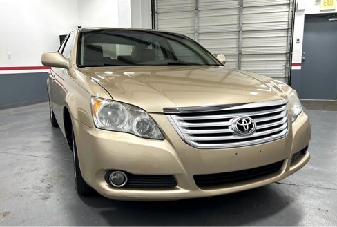 Used 2010 Toyota Avalon image 3