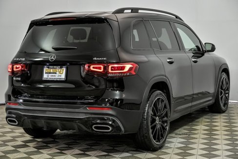 Used 2021 Mercedes-Benz GLB 250 4MATIC image 7