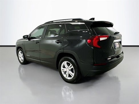 Used 2024 GMC Terrain SLE w/ Driver Convenience Package image 5