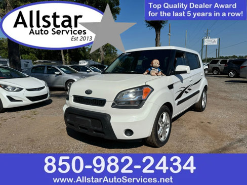 Used 2011 Kia Soul + image 1