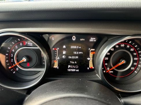 Used 2018 Jeep Wrangler Unlimited Sahara image 8