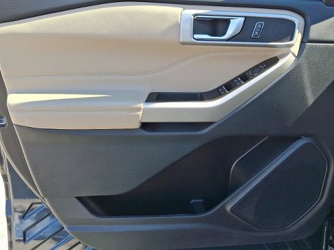 Certified 2022 Ford Explorer XLT w/ Equipment Group 202A image 14