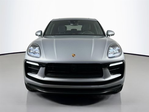 Certified 2024 Porsche Macan image 10