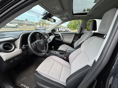 Used 2017 Toyota RAV4 XLE image 4