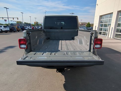 Used 2023 Jeep Gladiator Sport image 32