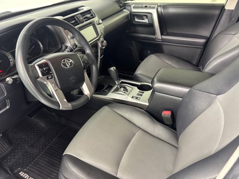 Used 2018 Toyota 4Runner SR5 Premium image 4