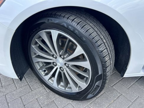 Used 2017 Buick LaCrosse Essence image 27