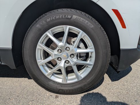 Used 2022 Chevrolet Equinox LS image 11