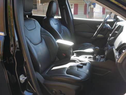 Used 2019 Jeep Cherokee Limited w/ Luxury Group image 31