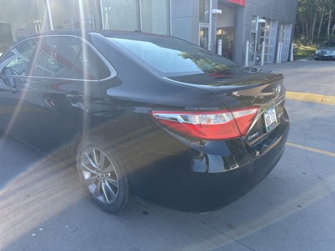 Used 2016 Toyota Camry LE image 14