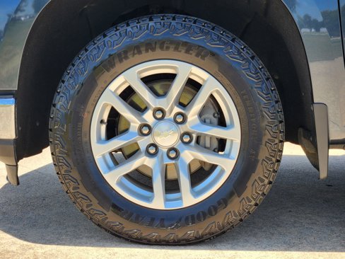 Used 2019 Chevrolet Silverado 1500 LT w/ Texas Edition image 15