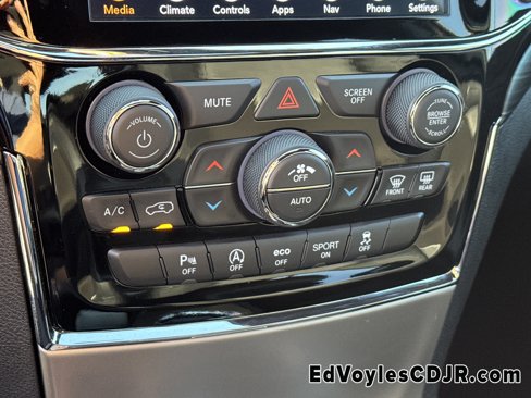 Used 2020 Jeep Grand Cherokee Laredo w/ Laredo X Package image 35