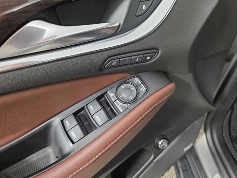 Used 2018 Buick Enclave Avenir w/ Avenir Technology Package image 31