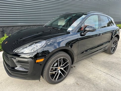 Used 2025 Porsche Macan image 7