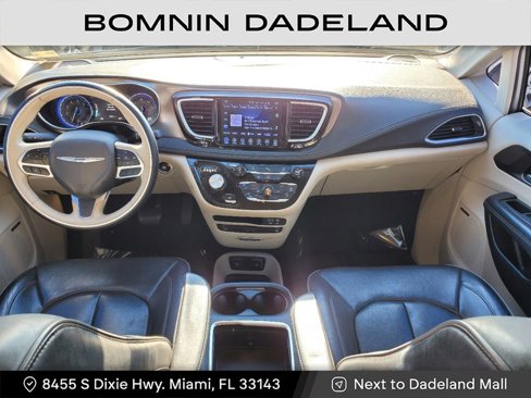 Used 2017 Chrysler Pacifica Limited image 13