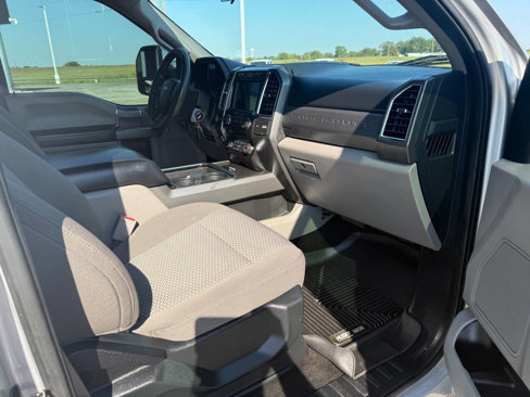 Used 2017 Ford F250 XLT w/ XLT Premium Package image 39