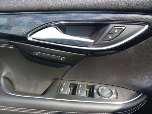 Used 2023 Buick Envision Essence image 9