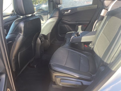 Used 2024 Ford Escape SE w/ Class II Trailer Tow Package image 10