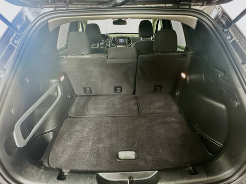 Used 2017 Jeep Cherokee Altitude image 25