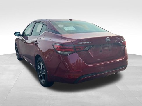 Used 2025 Nissan Sentra SV image 7