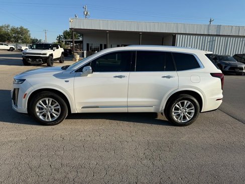 Used 2021 Cadillac XT6 Luxury image 3