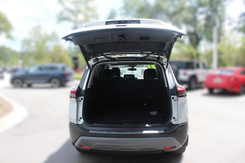 Used 2021 Nissan Rogue SV w/ Premium Package image 8