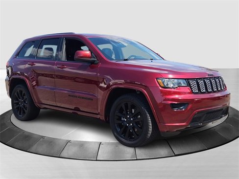 Used 2020 Jeep Grand Cherokee Altitude image 1