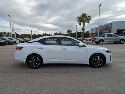 Used 2025 Nissan Sentra SV image 2