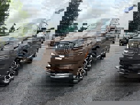 Used 2022 Lincoln Nautilus Reserve image 7
