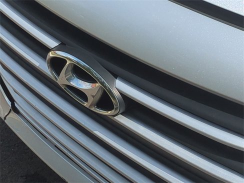 Used 2018 Hyundai Elantra SE image 24