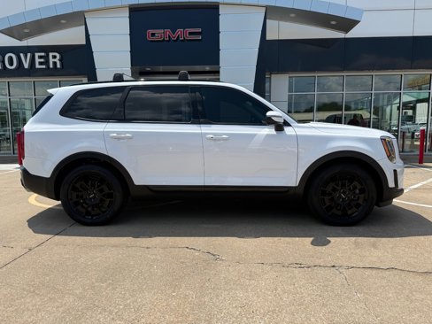 Used 2022 Kia Telluride EX w/ EX Premium Package image 3