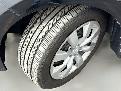 Used 2016 Toyota Corolla LE image 31
