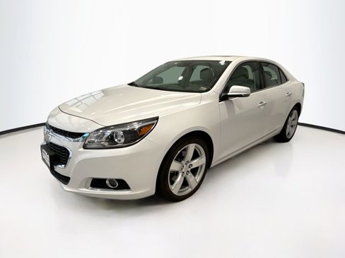 Used 2015 Chevrolet Malibu LTZ image 3