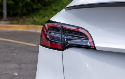 Used 2024 Tesla Model Y Performance image 23