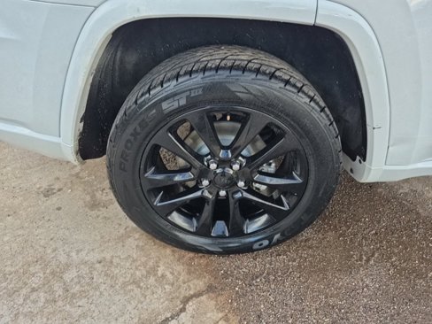 Used 2019 Jeep Grand Cherokee Altitude image 13
