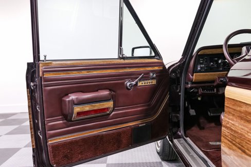 Used 1989 Jeep Grand Wagoneer image 12