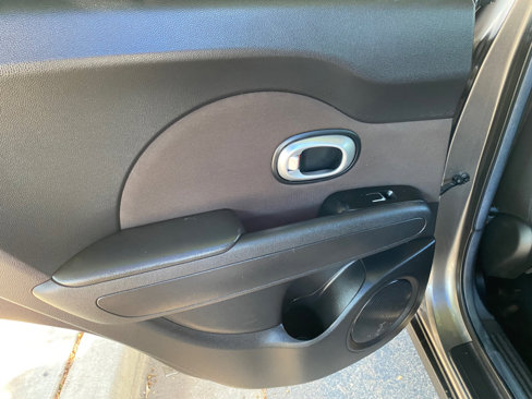 Used 2019 Kia Soul + image 30