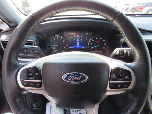 Used 2022 Ford Explorer XLT w/ Equipment Group 202A image 12