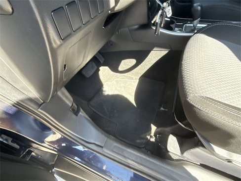 Used 2020 Mitsubishi Outlander ES image 32