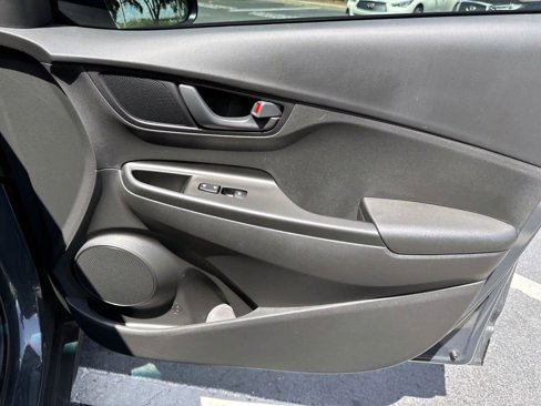 Used 2023 Hyundai Kona SEL w/ Winter Weather Package image 12