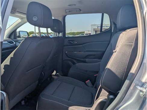Used 2022 GMC Acadia SLE image 10