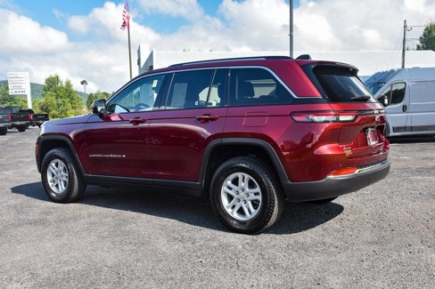 Certified 2023 Jeep Grand Cherokee Laredo image 5