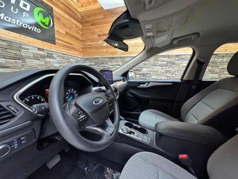 Used 2020 Ford Escape SE image 39