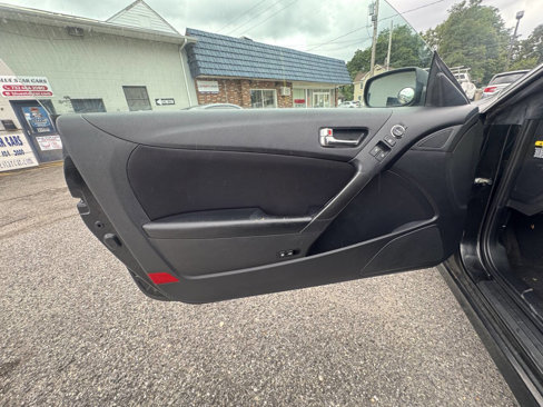 Used 2011 Hyundai Genesis 2.0T image 17
